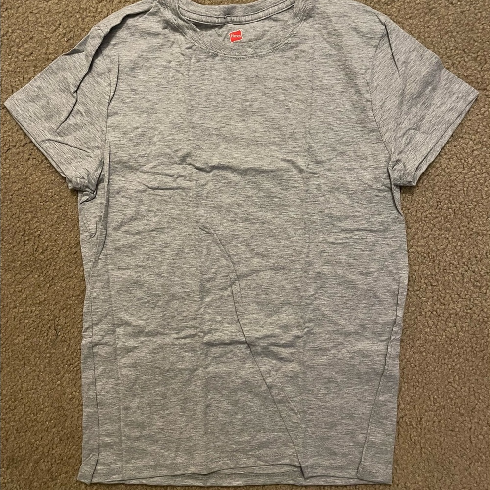 New Hanes Women’s Nano T. Size medium.